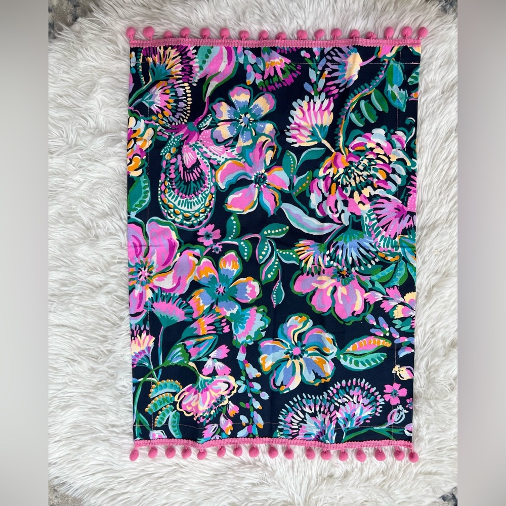 NWT Lilly Pulitzer High Tide Navy Guest Towel